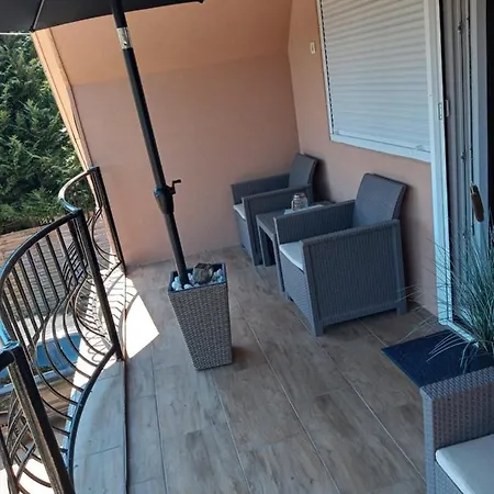 Erna Apartment