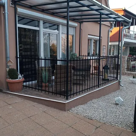 Erna Apartment