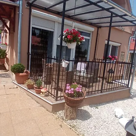 Erna Apartment